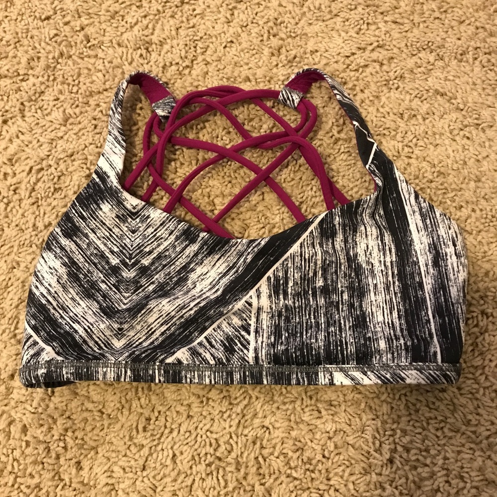 Lululemon free to be (wild) sports bra
